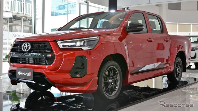 トヨタ・ハイラックス・レボ 改良新型の「GRスポーツ2WDローフロア」