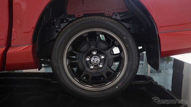 トヨタ・ハイラックス・レボ 改良新型の「GRスポーツ2WDローフロア」