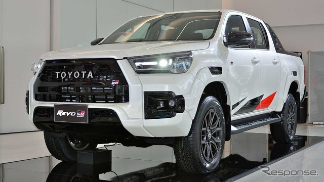 トヨタ・ハイラックス・レボ 改良新型の「GRスポーツ4WDハイフロア」