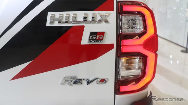 トヨタ・ハイラックス・レボ 改良新型の「GRスポーツ4WDハイフロア」