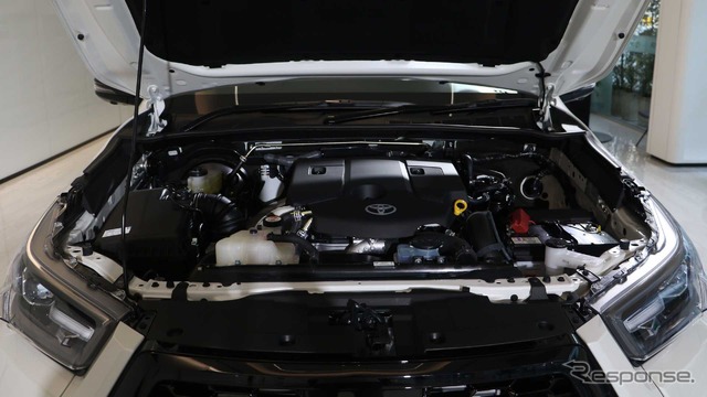 トヨタ・ハイラックス・レボ 改良新型の「GRスポーツ4WDハイフロア」