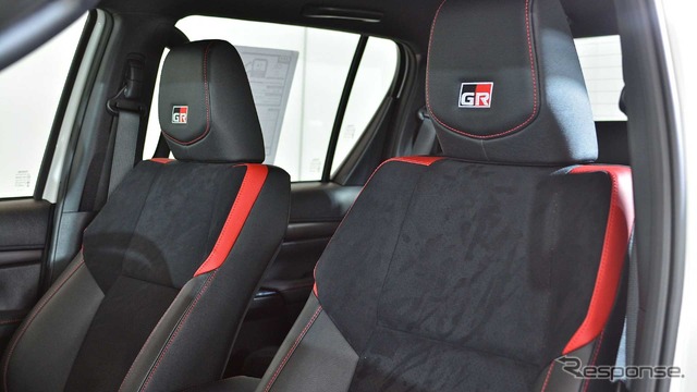 トヨタ・ハイラックス・レボ 改良新型の「GRスポーツ4WDハイフロア」
