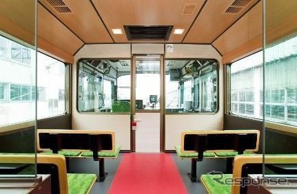 前面展望を楽しめる『ジパング』1・4号車車内の先頭部。