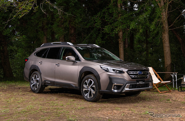 スバル 新型 アウトバック Limited EX(ボディカラーはブリリアントブロンズ・メタリック)