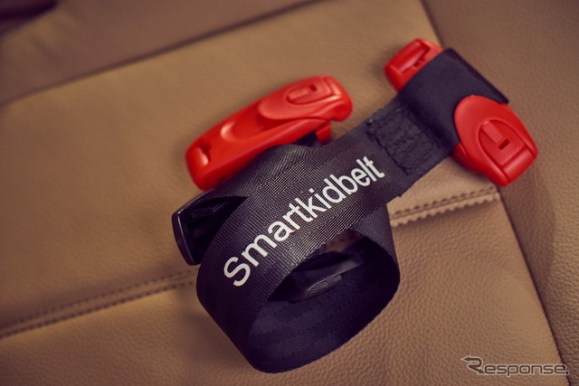 スマートキッズベルト画像(実際の商品にはロゴはない)