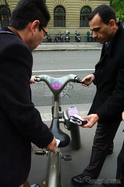 パリの自転車レンタルシステム「Velib」を利用してみる…写真蔵