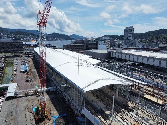 長崎駅の建設状況(8月時点)。