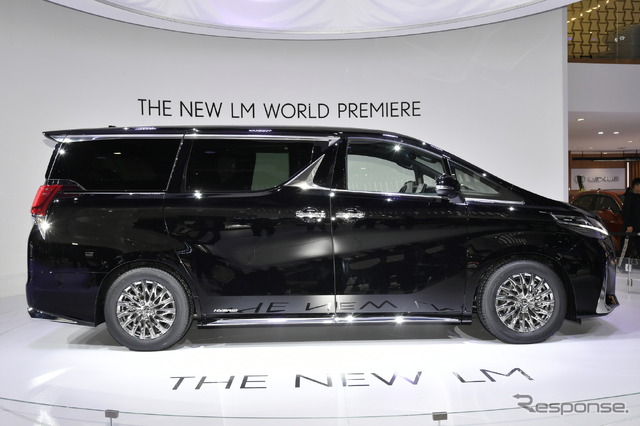 アジアではすでに販売されているLEXUS高級ミニバン『LM』(上海モーターショー2019にて)