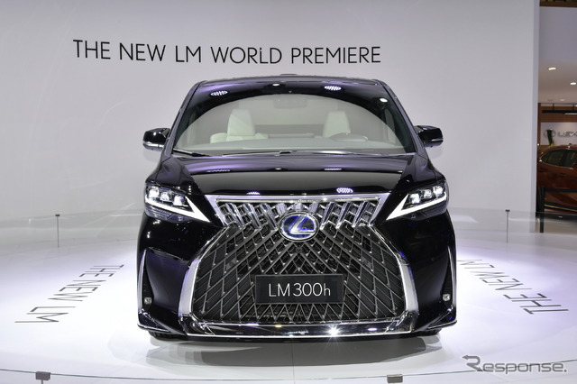 アジアではすでに販売されているLEXUS高級ミニバン『LM』(上海モーターショー2019にて)