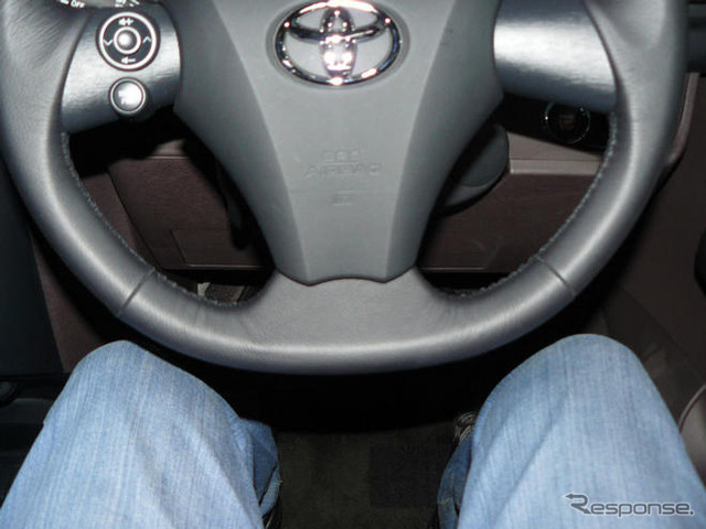 【トヨタ iQ 発表】運転席は180cm＋・90kg＋でも問題なし