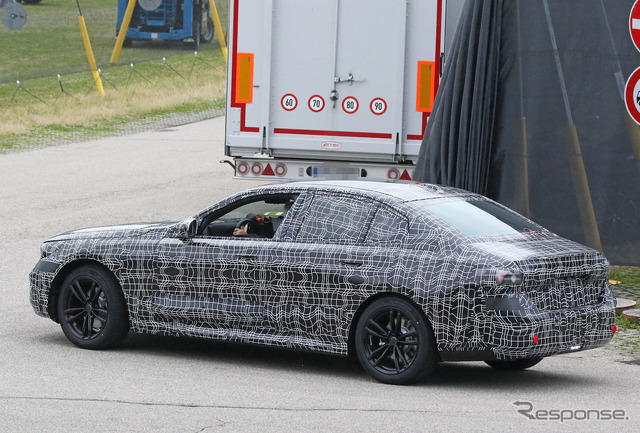 BMW 5シリーズ 次期型プロトタイプ(スクープ写真)
