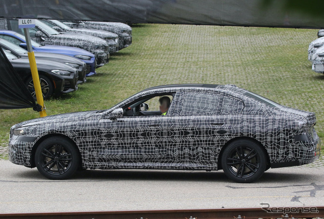 BMW 5シリーズ 次期型プロトタイプ(スクープ写真)