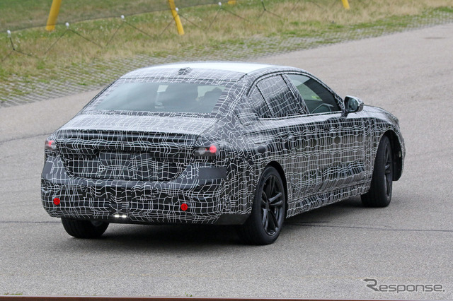 BMW 5シリーズ 次期型プロトタイプ(スクープ写真)