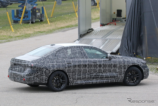 BMW 5シリーズ 次期型プロトタイプ(スクープ写真)