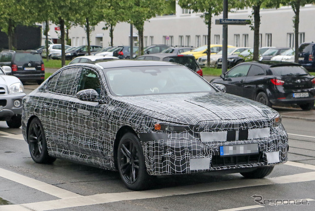 BMW 5シリーズ 次期型プロトタイプ(スクープ写真)