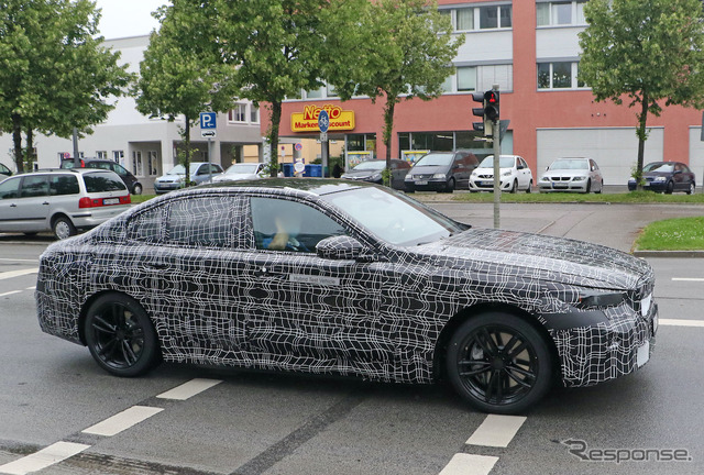 BMW 5シリーズ 次期型プロトタイプ(スクープ写真)