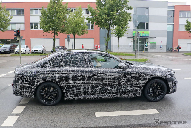 BMW 5シリーズ 次期型プロトタイプ(スクープ写真)
