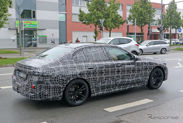 BMW 5シリーズ 次期型プロトタイプ(スクープ写真)