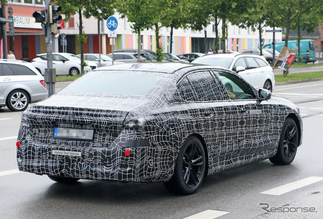 BMW 5シリーズ 次期型プロトタイプ(スクープ写真)