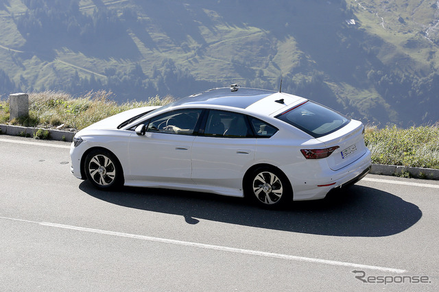 VW エアロB セダン(仮称)プロトタイプ(スクープ写真)