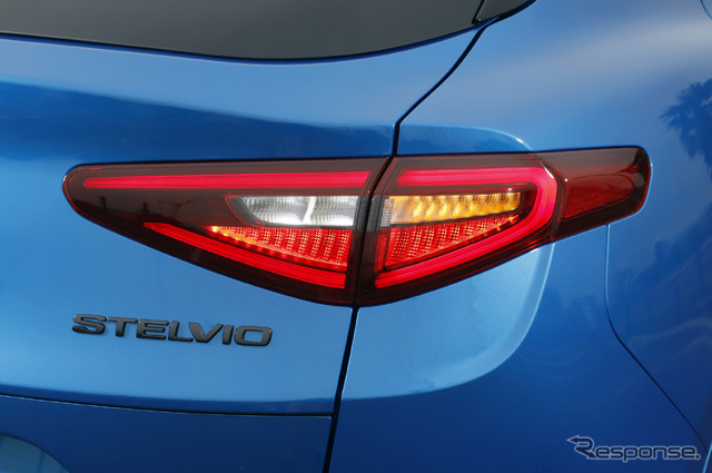アルファ ロメオ ステルヴィオ 2.0 TURBO Q4 ヴェローチェ