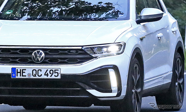 VW T-Roc R 改良新型プロトタイプ(スクープ写真)