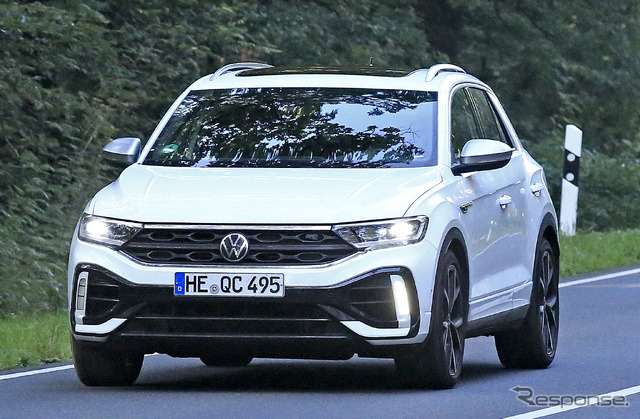 VW T-Roc R 改良新型プロトタイプ(スクープ写真)