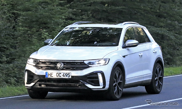 VW T-Roc R 改良新型プロトタイプ(スクープ写真)