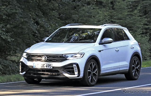 VW T-Roc R 改良新型プロトタイプ(スクープ写真)