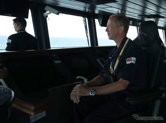HMSクイーン・エリザベスのブリッジ（2018年9月、大西洋）。艦長は当時のジェリー・キッド
