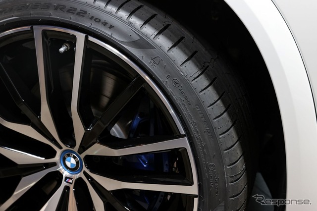 「FSC」(森林管理協議会)の認定を取得したピレリ「Pゼロ」。BMW X5 のPHVに純正装着(IAAモビリティ2021)