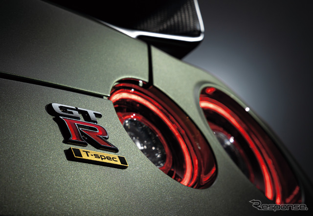 GT-R Track edition engineered by NISMO T-spec 特別装備 専用バッヂ