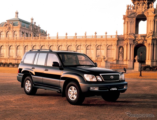 1998年:ランドクルーザー・シグナス。100系(ステーションワゴン)の最上級仕様で、レクサスLXと兄弟車。