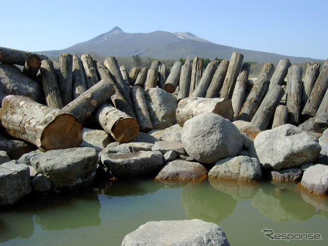 流山温泉の露天風呂。駒ヶ岳を正面に見据える絶好のロケーションだった。2002年4月27日。