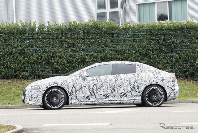 メルセデス AMG EQE 53 プロトタイプ (スクープ写真)