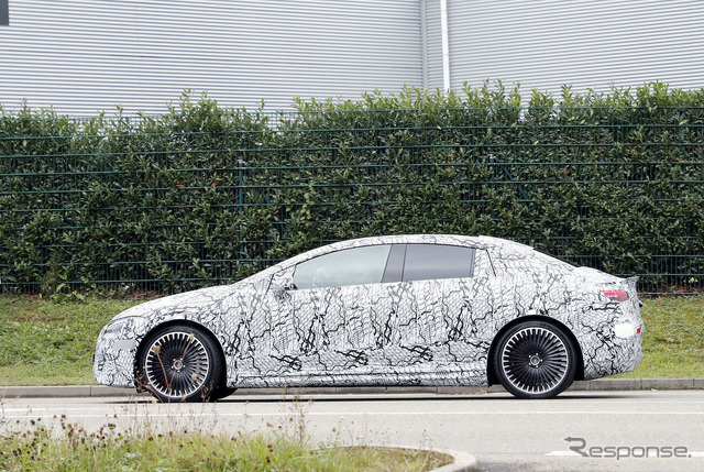 メルセデス AMG EQE 53 プロトタイプ (スクープ写真)