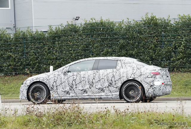 メルセデス AMG EQE 53 プロトタイプ (スクープ写真)