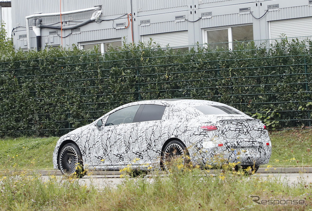 メルセデス AMG EQE 53 プロトタイプ (スクープ写真)