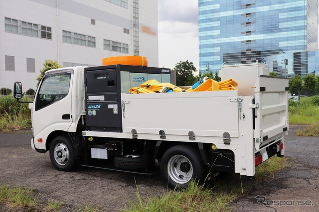 排水量 2500L/min（揚程20m）のポンプを1基積載した電動式排水ポンプ車