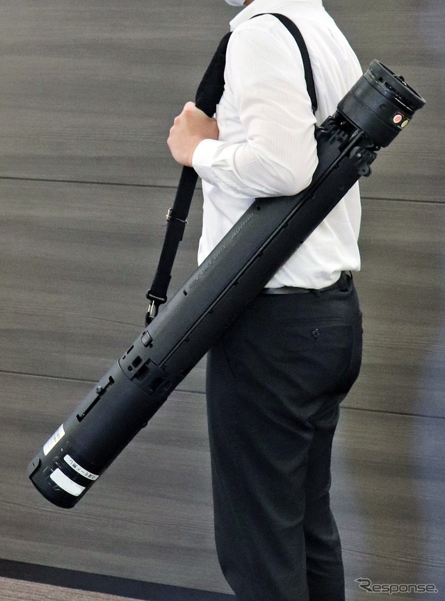 コンパクト収納で一人で持ち運び可能(LED投光器)