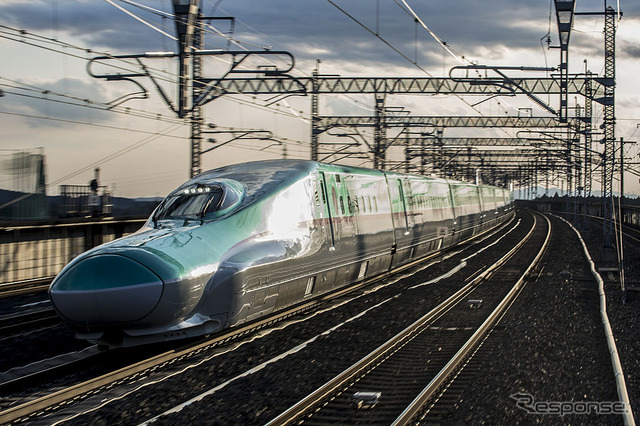 上越新幹線とともに新たな荷物輸送サービスが始まる東北新幹線。写真はE5系『はやぶさ』。
