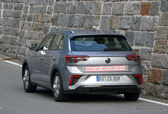 VW T-Roc R-Line 改良新型プロトタイプ（スクープ写真）