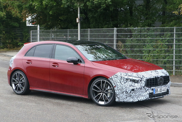 メルセデスAMG A35 改良新型(スクープ写真)