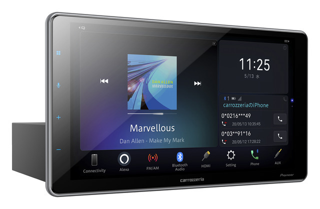「Bluetooth」接続されているときのメインユニットの表示例(カロッツェリア・DMH-SF700)。