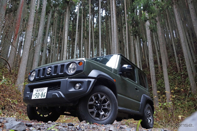 スズキ ジムニーシエラ 1.5 4WD JC。北茨城の山林にて記念撮影。