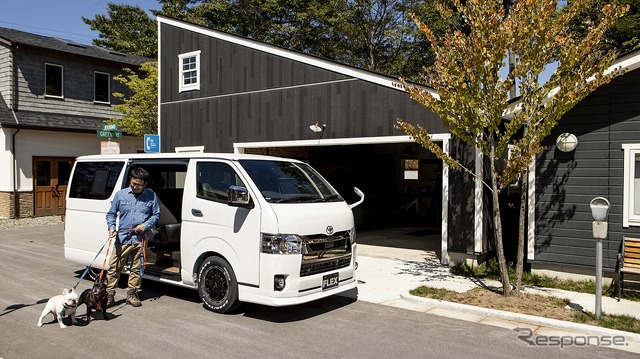 愛犬家専用ハイエース「DOG VAN」(ドッグバン)