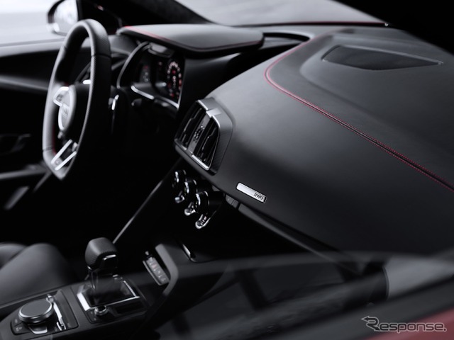 アウディ R8 V10 パフォーマンス RWD