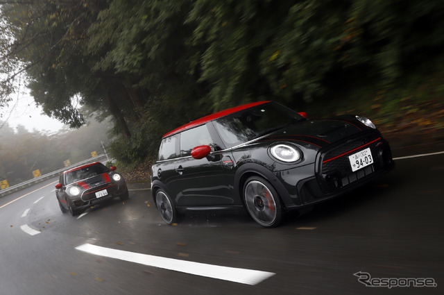 MINI John Cooper Works ハッチバックモデル(前)とクラブマン