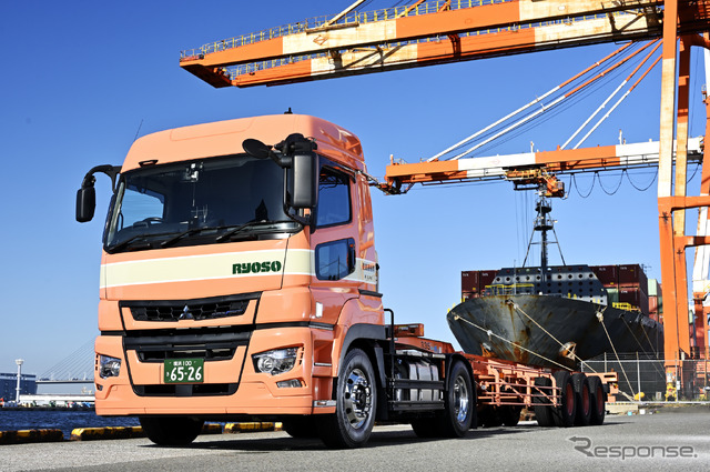 トーヨータイヤ M646が装着された菱倉運輸のトレーラーヘッド