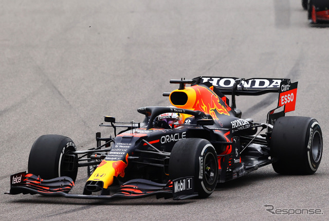 レッドブル・ホンダの#33 マックス・フェルスタッペン(2021年ロシアGP)。